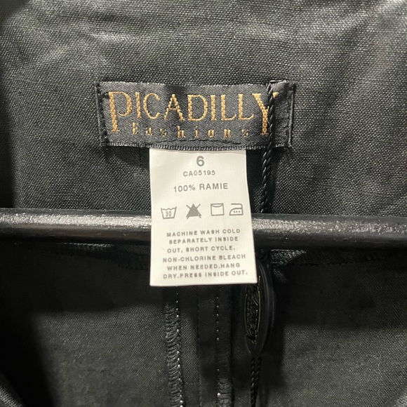 Skirt and jacket - Picture 8 of 8